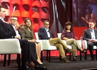 Panel discussion at Oracle HCM World features Tony Kender of Oracle and customers YRC, Northwell Health, Direct TV, and Emerson.